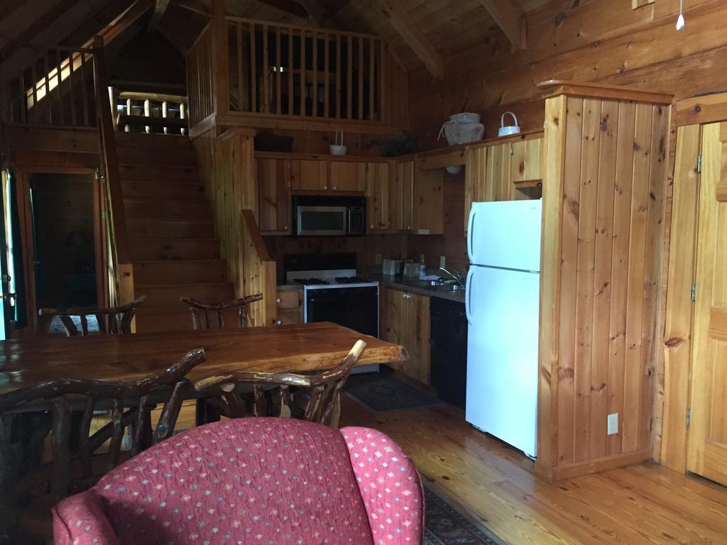 Highland Hills Motel & Cabins Boone Room photo