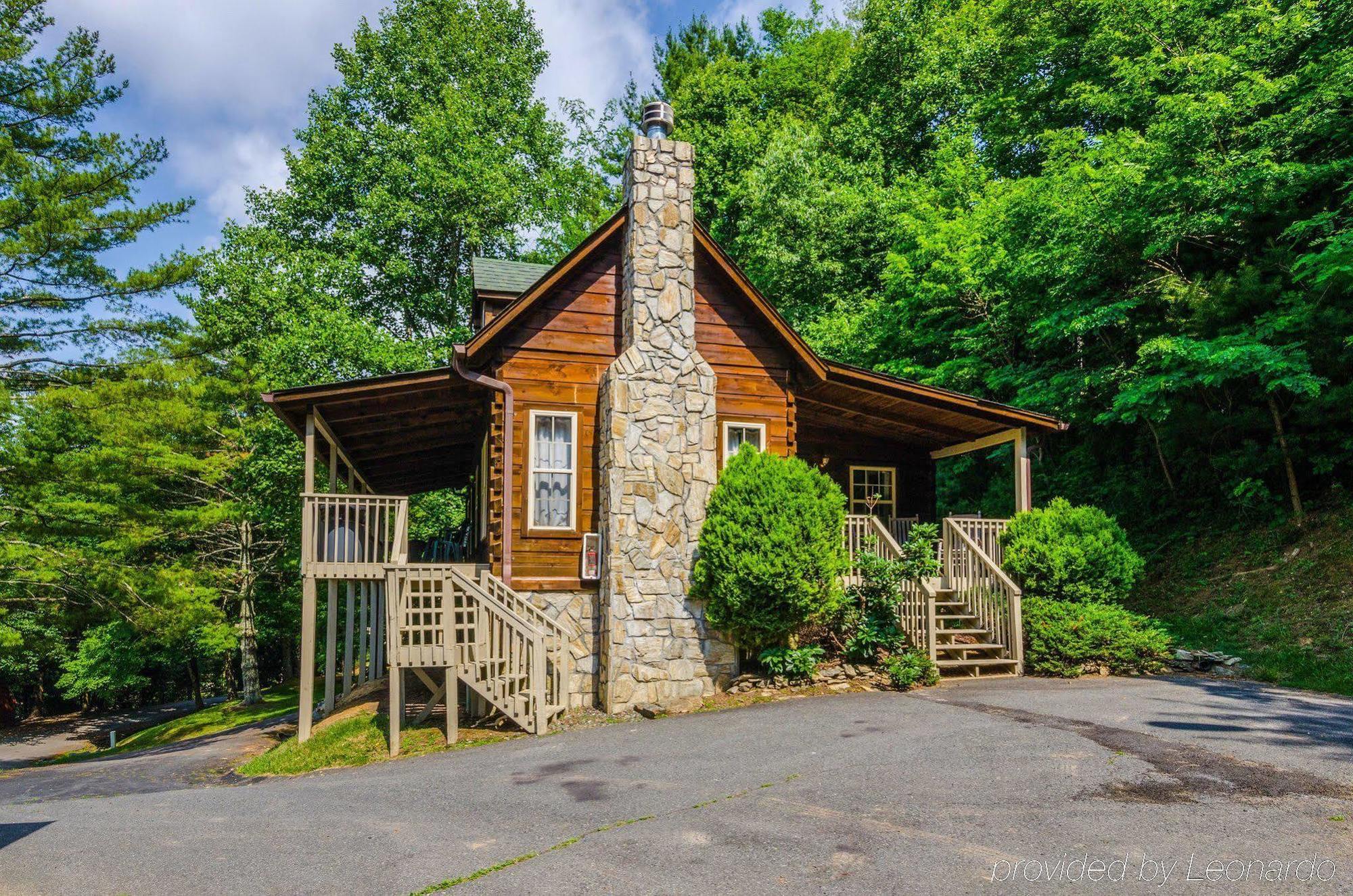 Highland Hills Motel & Cabins Boone Exterior photo