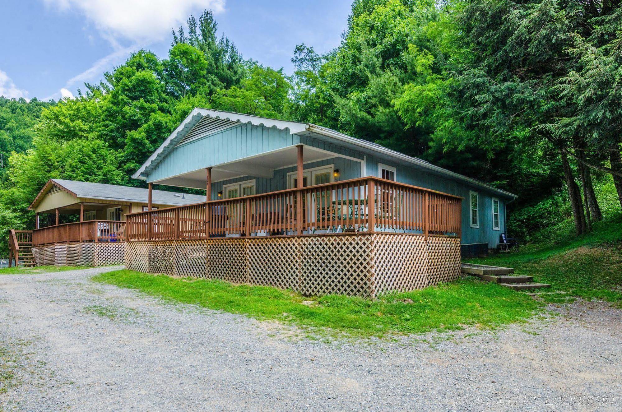 Highland Hills Motel & Cabins Boone Exterior photo
