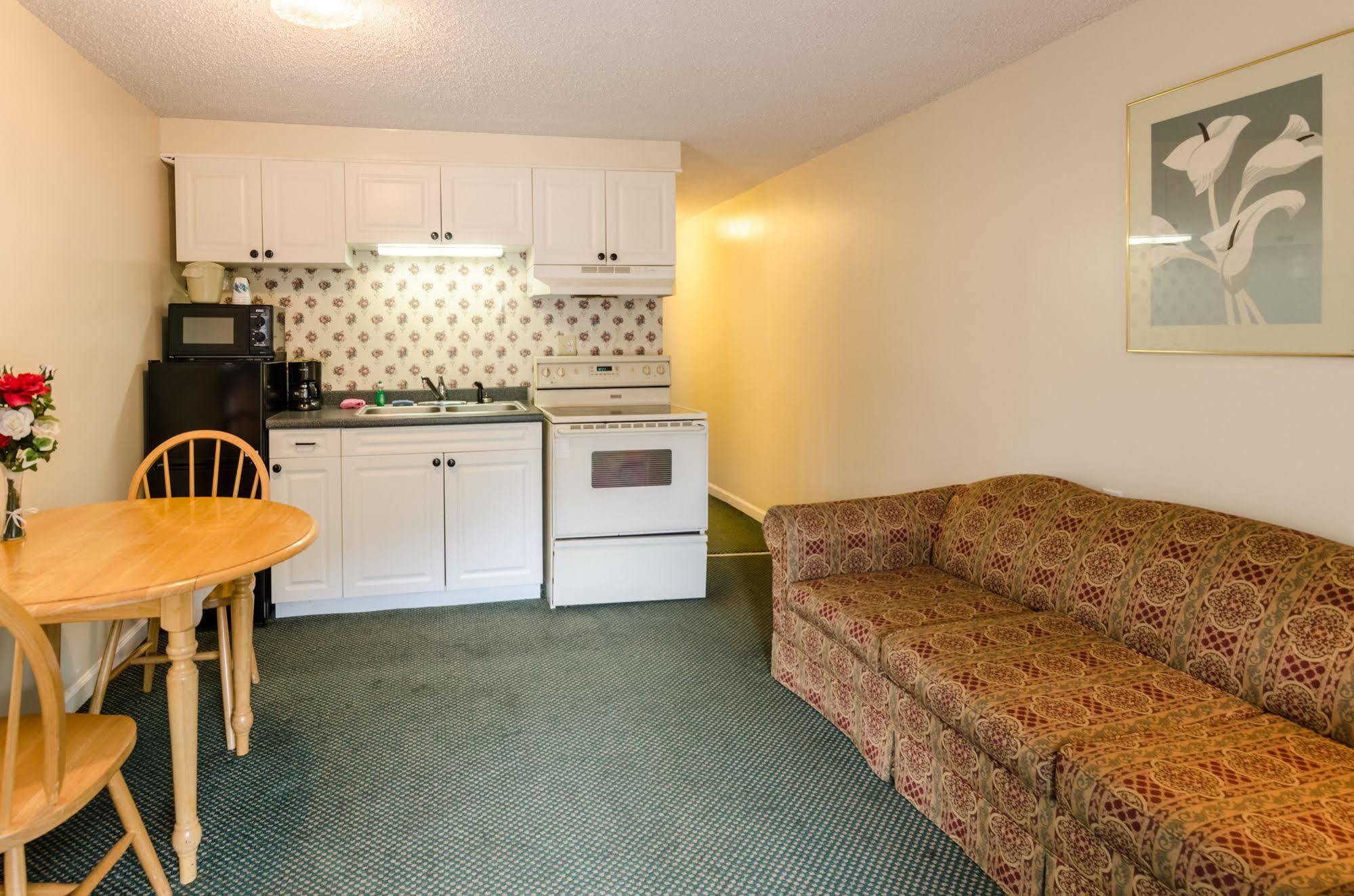 Highland Hills Motel & Cabins Boone Exterior photo