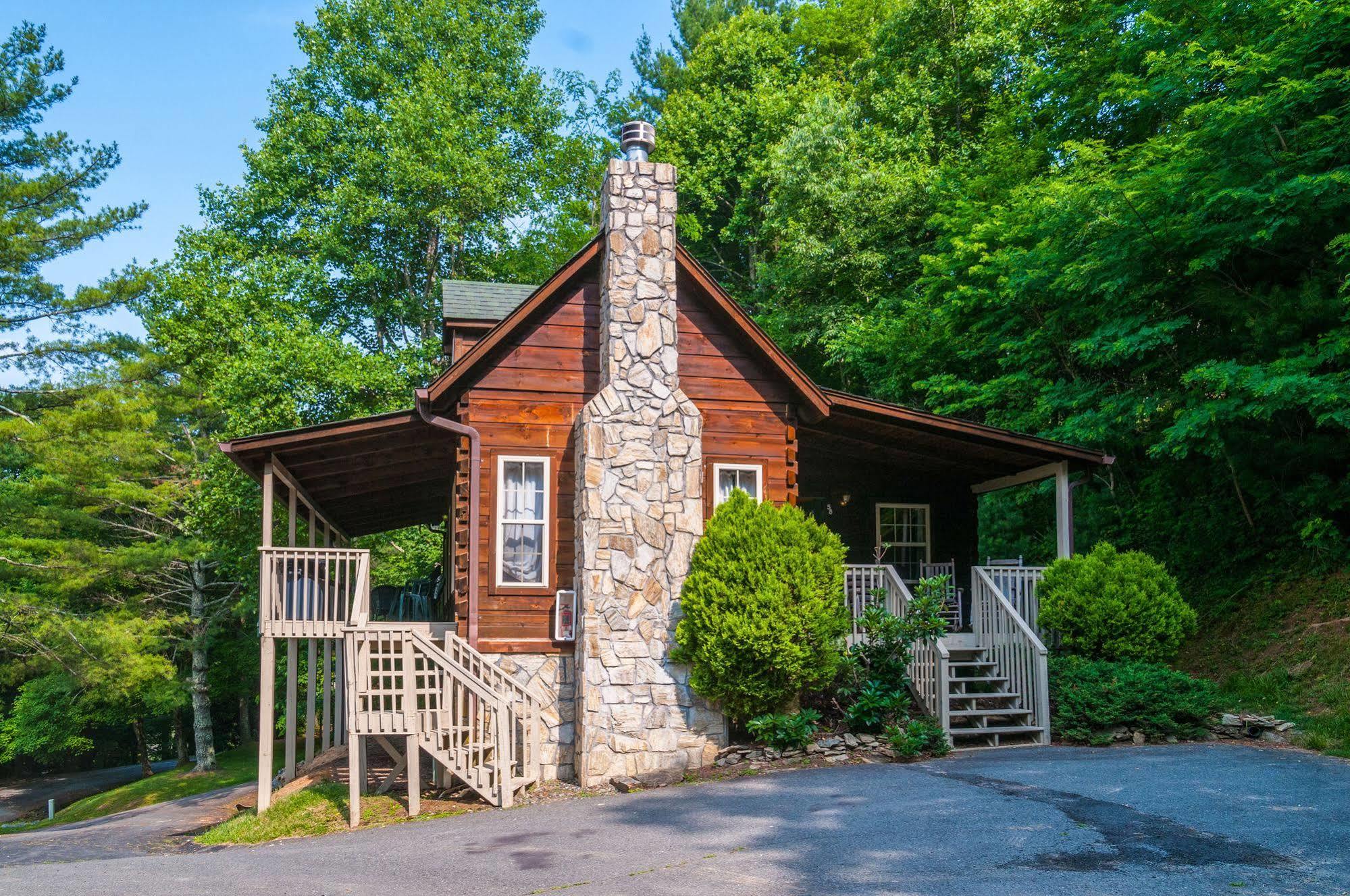 Highland Hills Motel & Cabins Boone Exterior photo